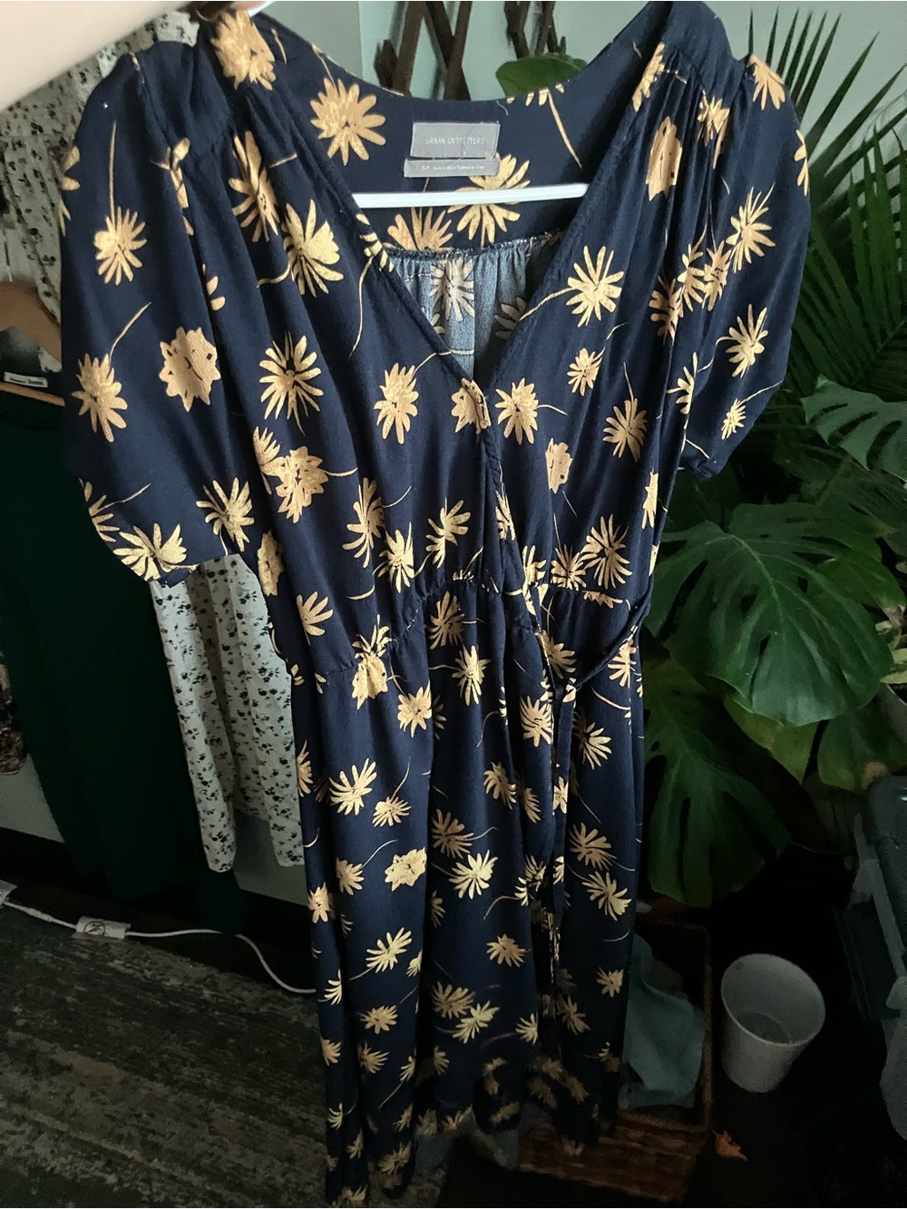 Floral Sundress Urban Outfitters, midi wrap small